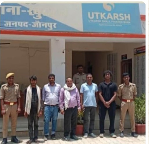 उत्तर प्रदेश के जौनपुर जिले के खुटहन थाना क्षेत्र के शांति भंग में 5 वारंटी गिरफ्तार 
