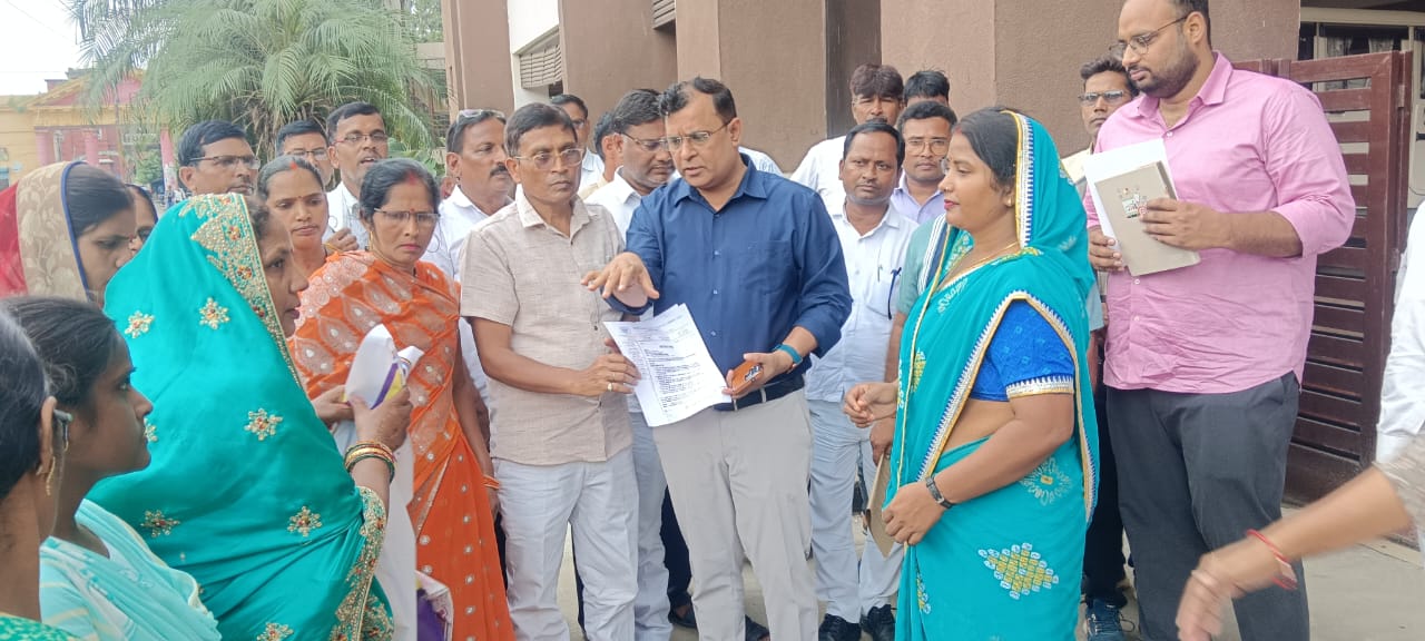 TET/CTET उत्तीर्ण शिक्षामित्रों की नियमित नियुक्ति की मांग, मुख्यमंत्री के नाम सौंपा ज्ञापन